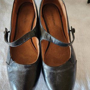 Naturalizer Mary Jane shoes 9m